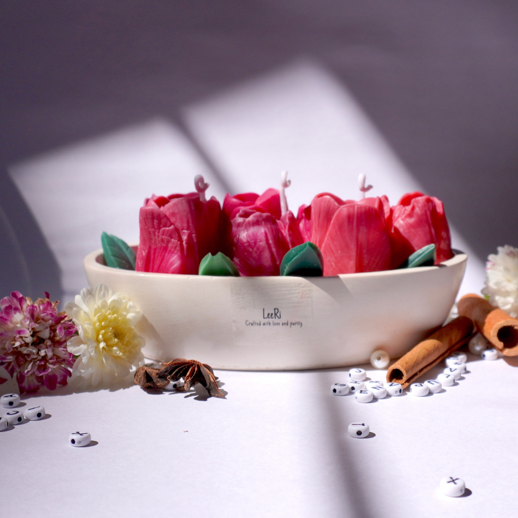 Red Tulip Boat Candle